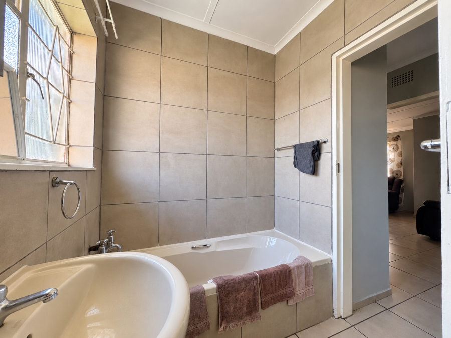 To Let 3 Bedroom Property for Rent in Minnebron Gauteng