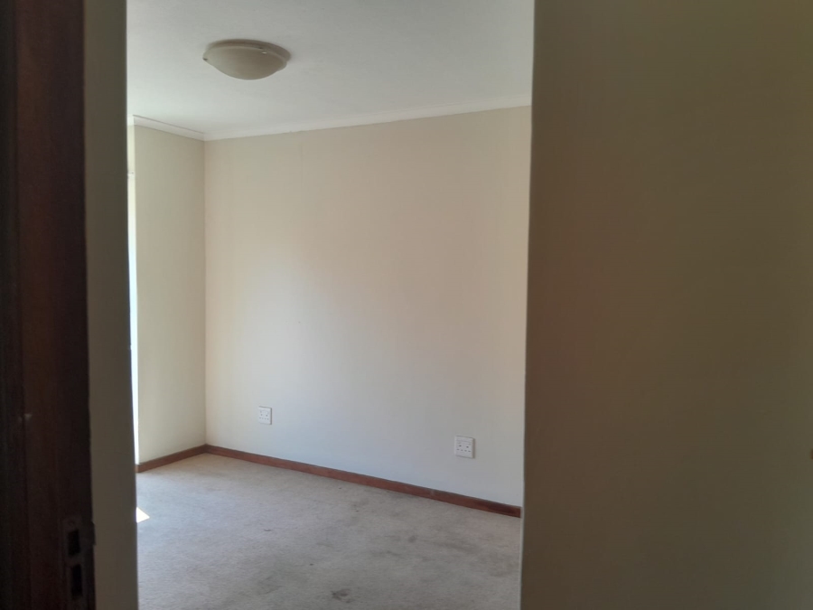 2 Bedroom Property for Sale in Zambezi Manor Lifestyle Estate Gauteng