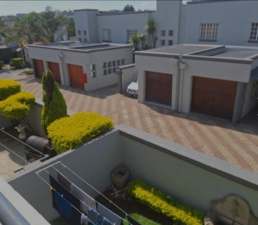 3 Bedroom Property for Sale in Oakdene Gauteng