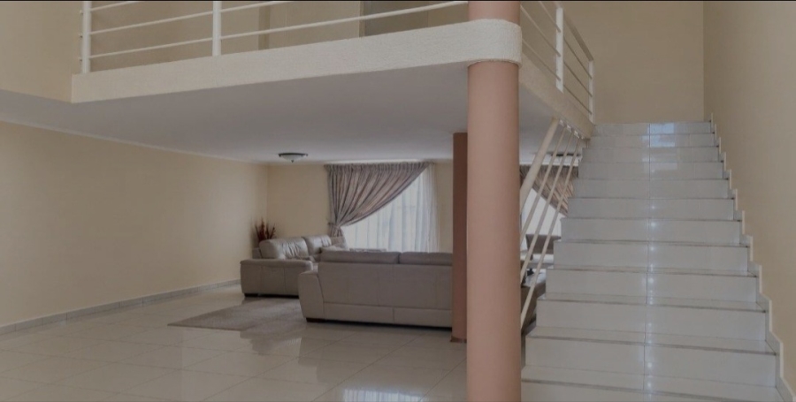 3 Bedroom Property for Sale in Oakdene Gauteng