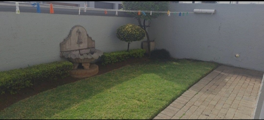 3 Bedroom Property for Sale in Oakdene Gauteng