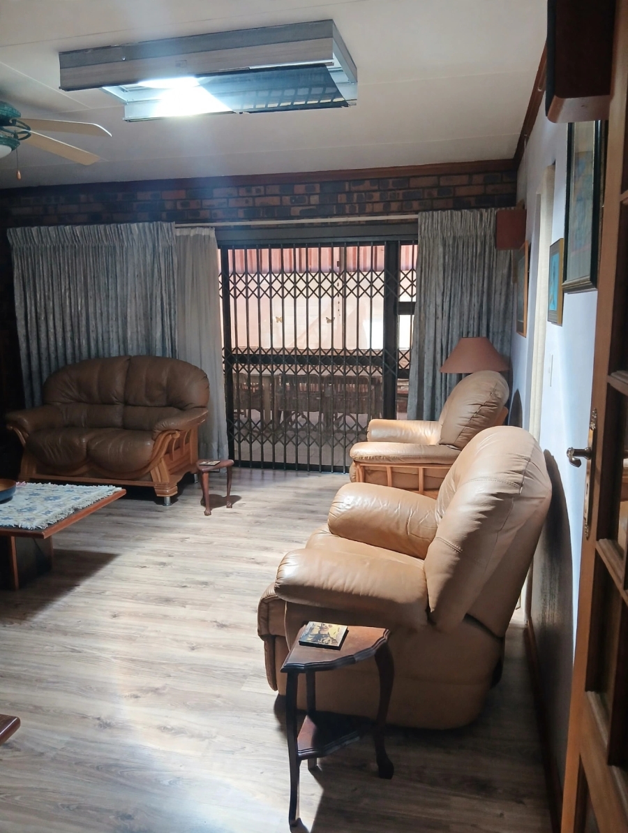 3 Bedroom Property for Sale in Casseldale Gauteng