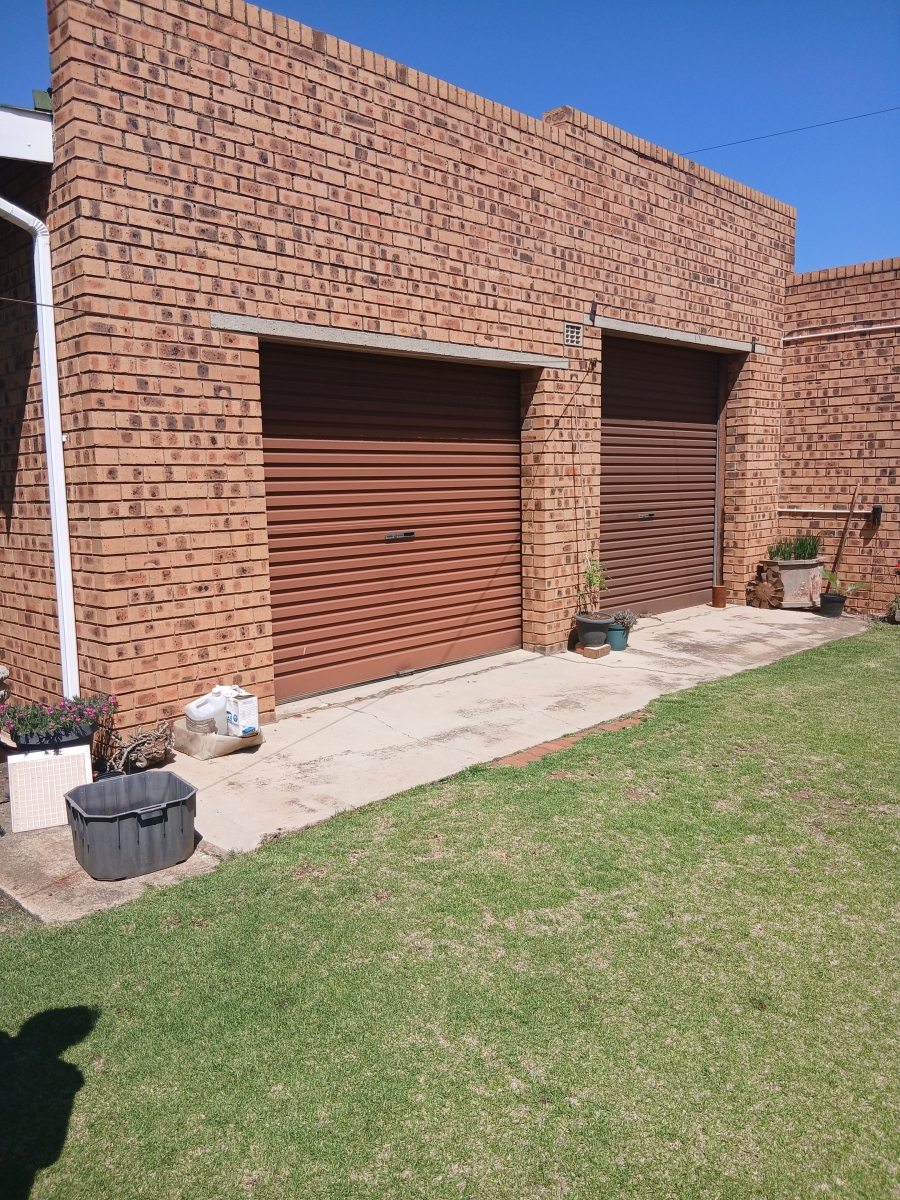 3 Bedroom Property for Sale in Casseldale Gauteng