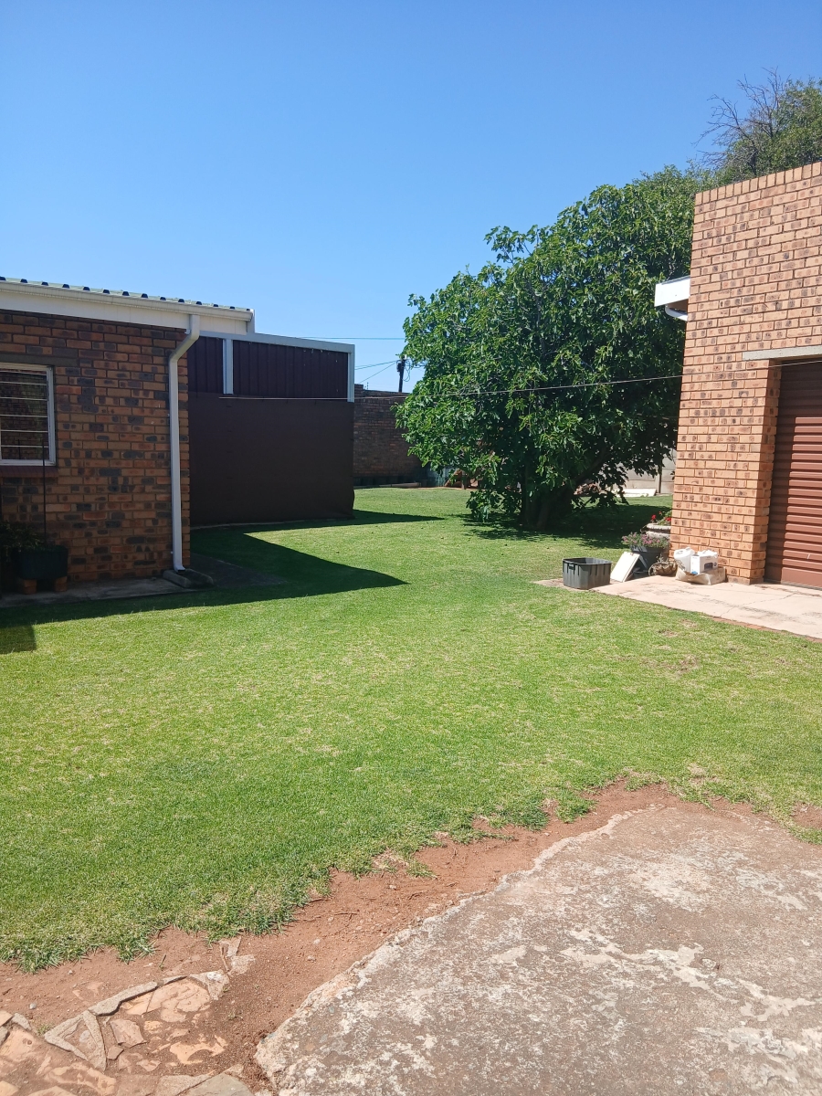 3 Bedroom Property for Sale in Casseldale Gauteng