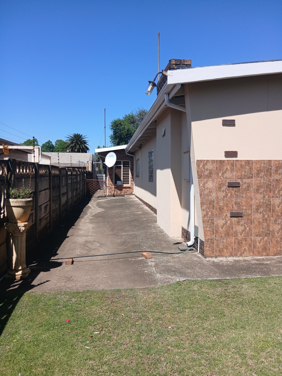 3 Bedroom Property for Sale in Casseldale Gauteng