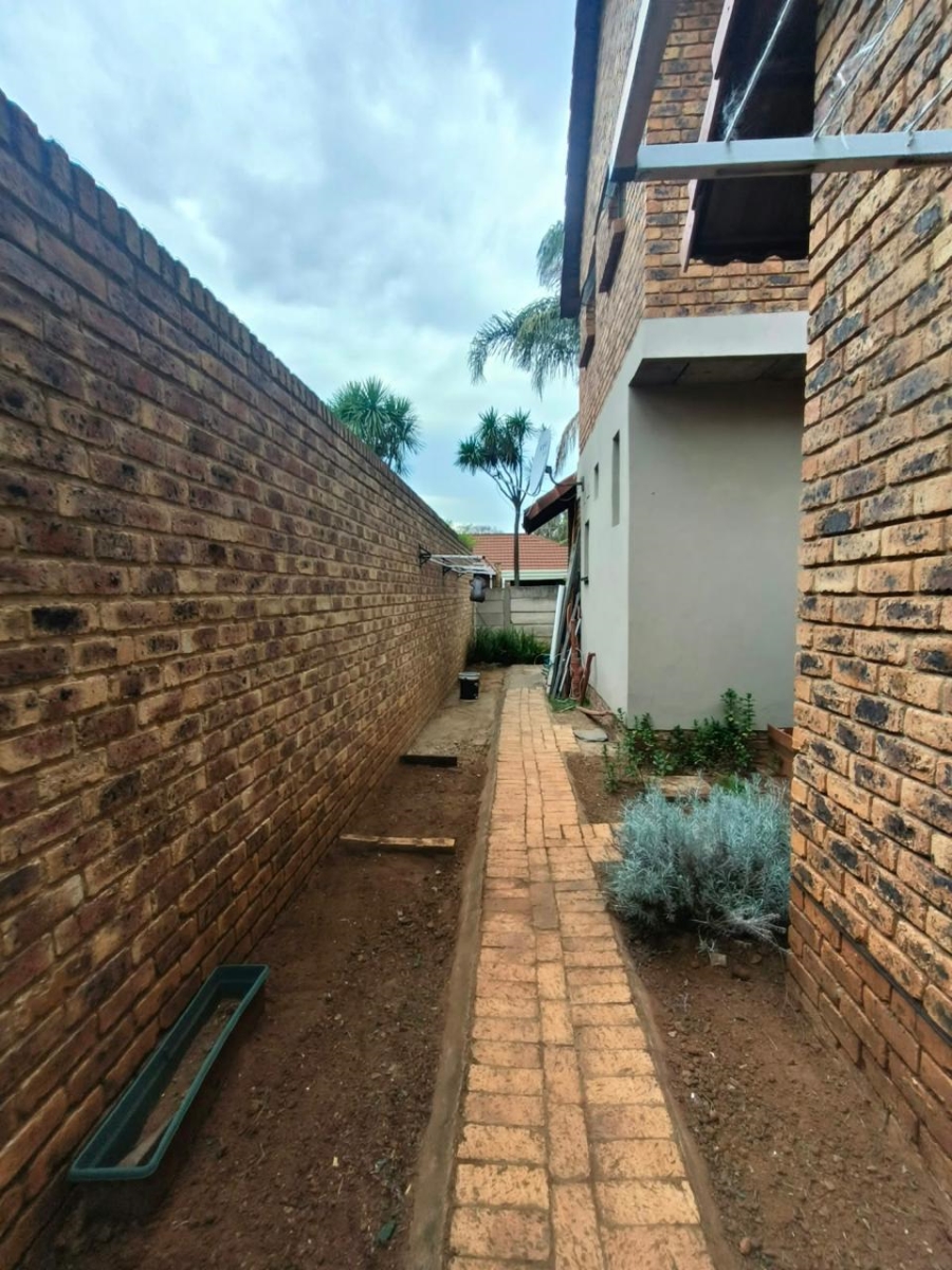 To Let 3 Bedroom Property for Rent in Van Riebeeck Park Gauteng