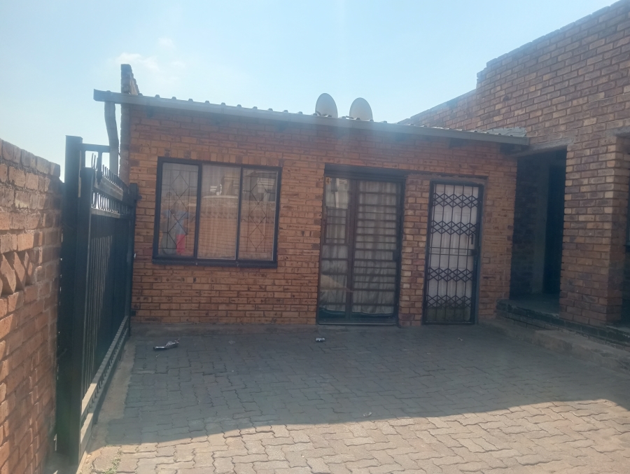 2 Bedroom Property for Sale in Ecaleni Gauteng