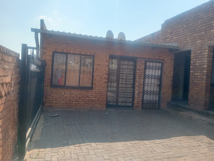 2 Bedroom Property for Sale in Ecaleni Gauteng