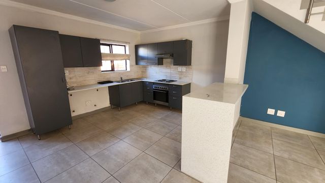 2 Bedroom Property for Sale in Blue Hills Gauteng