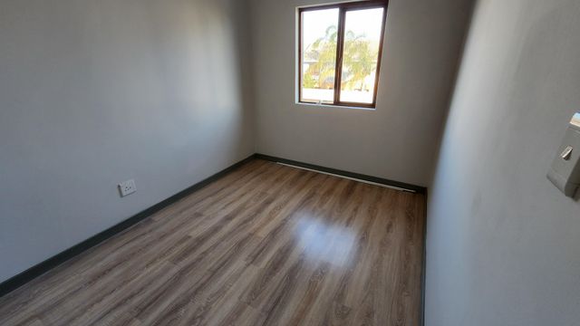 2 Bedroom Property for Sale in Blue Hills Gauteng
