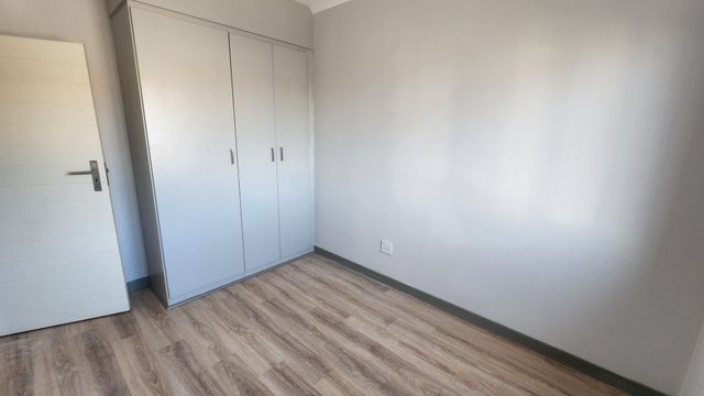 2 Bedroom Property for Sale in Blue Hills Gauteng