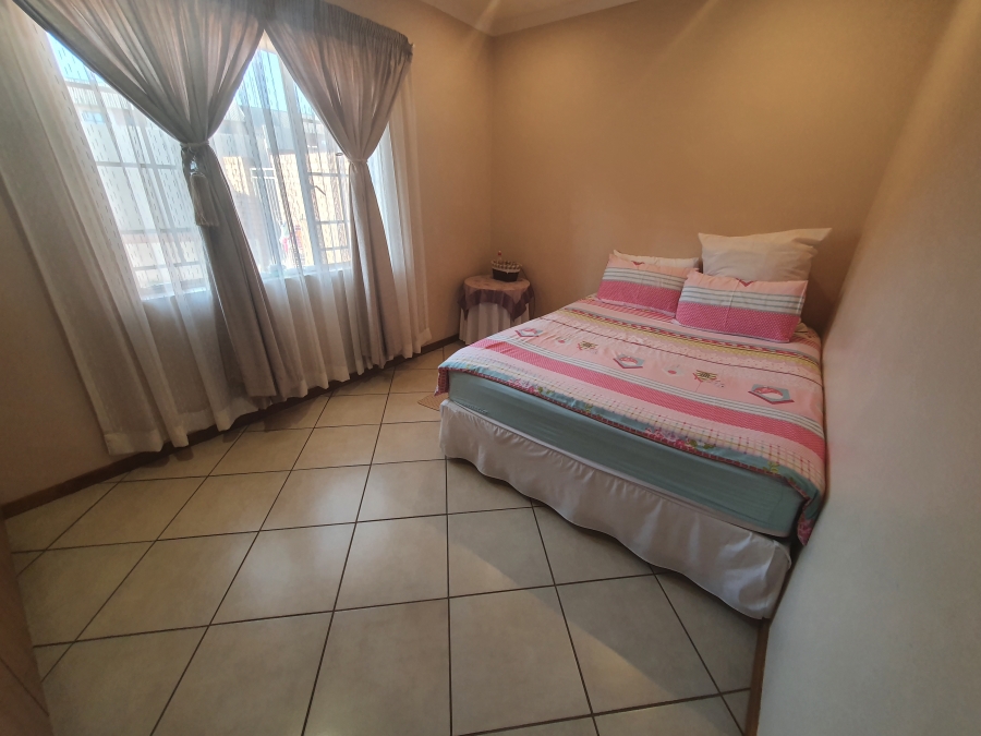 3 Bedroom Property for Sale in Noordwyk Gauteng