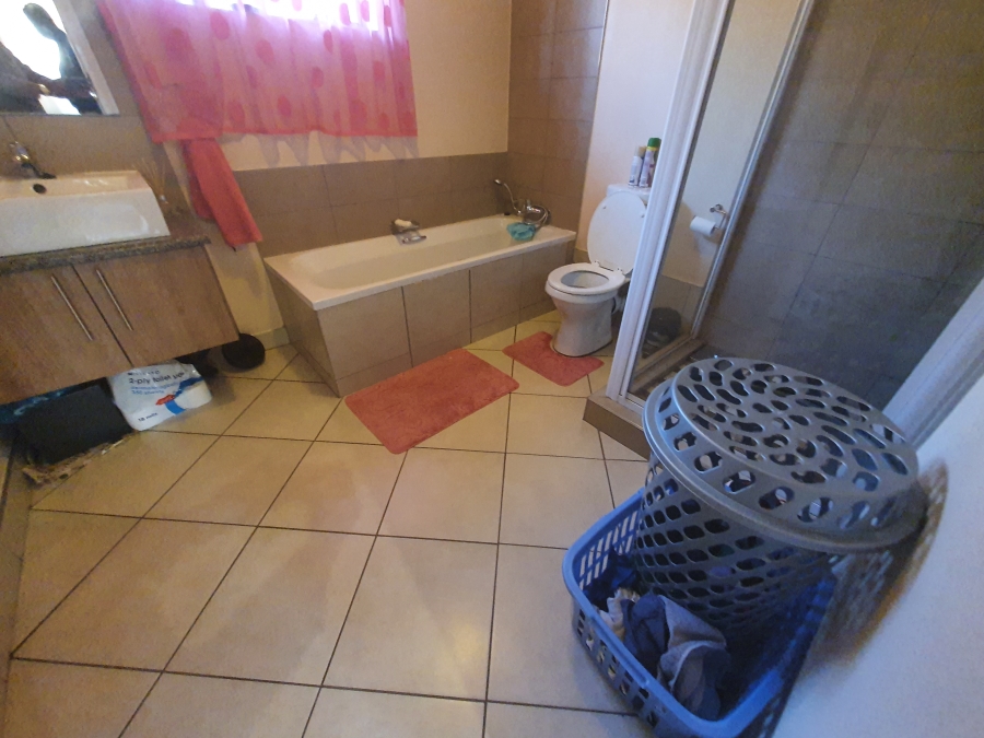 3 Bedroom Property for Sale in Noordwyk Gauteng