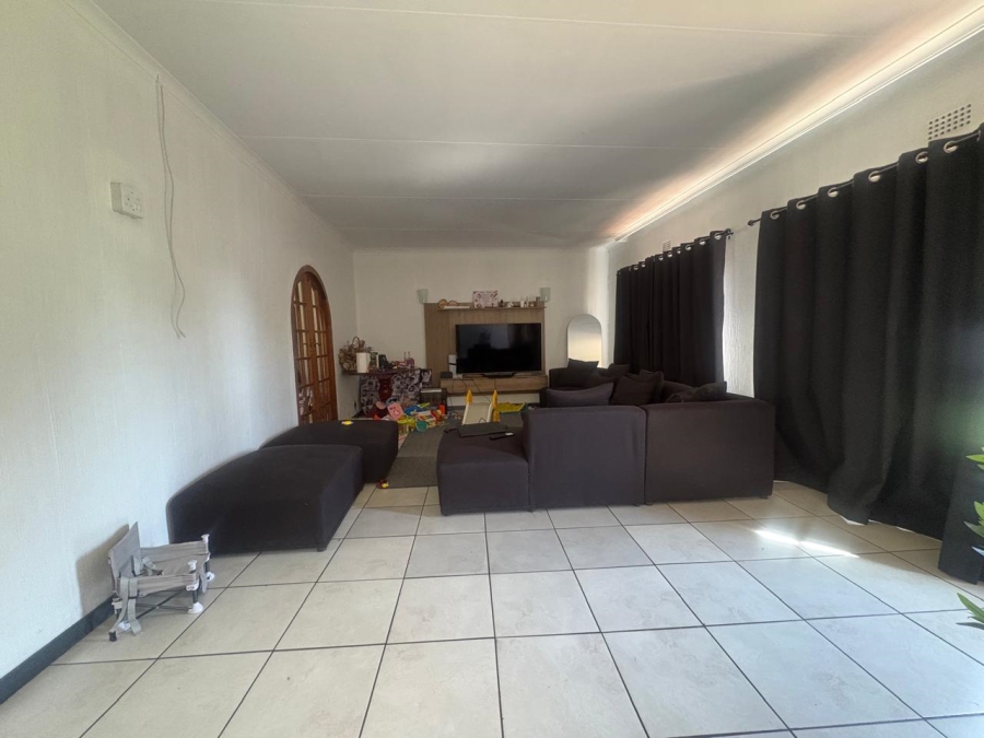4 Bedroom Property for Sale in Rustivia Gauteng