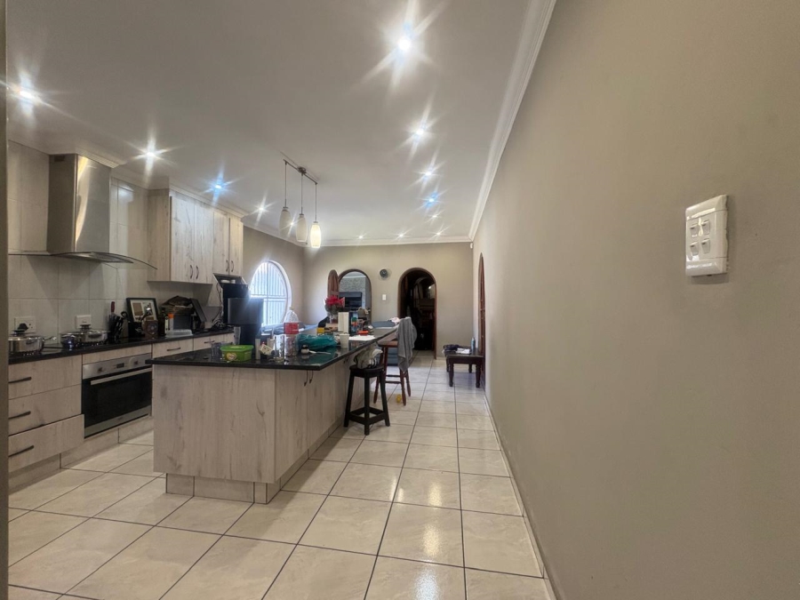 4 Bedroom Property for Sale in Rustivia Gauteng