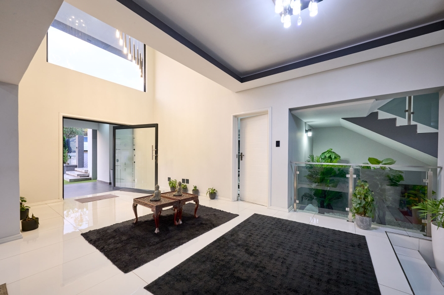 5 Bedroom Property for Sale in Waterfall Country Estate Gauteng