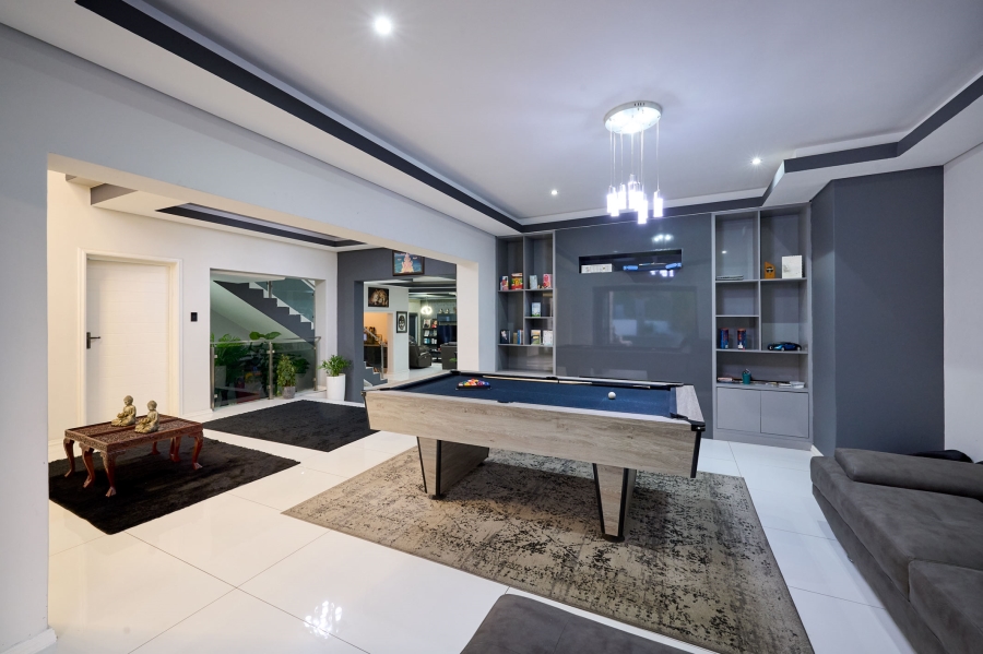 5 Bedroom Property for Sale in Waterfall Country Estate Gauteng