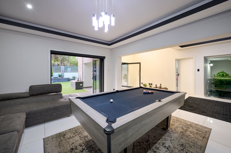 5 Bedroom Property for Sale in Waterfall Country Estate Gauteng