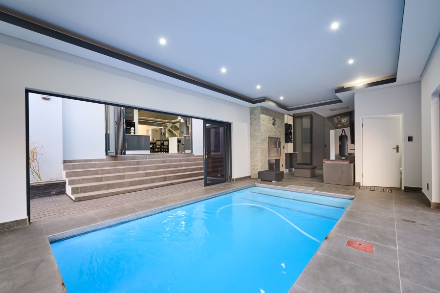 5 Bedroom Property for Sale in Waterfall Country Estate Gauteng