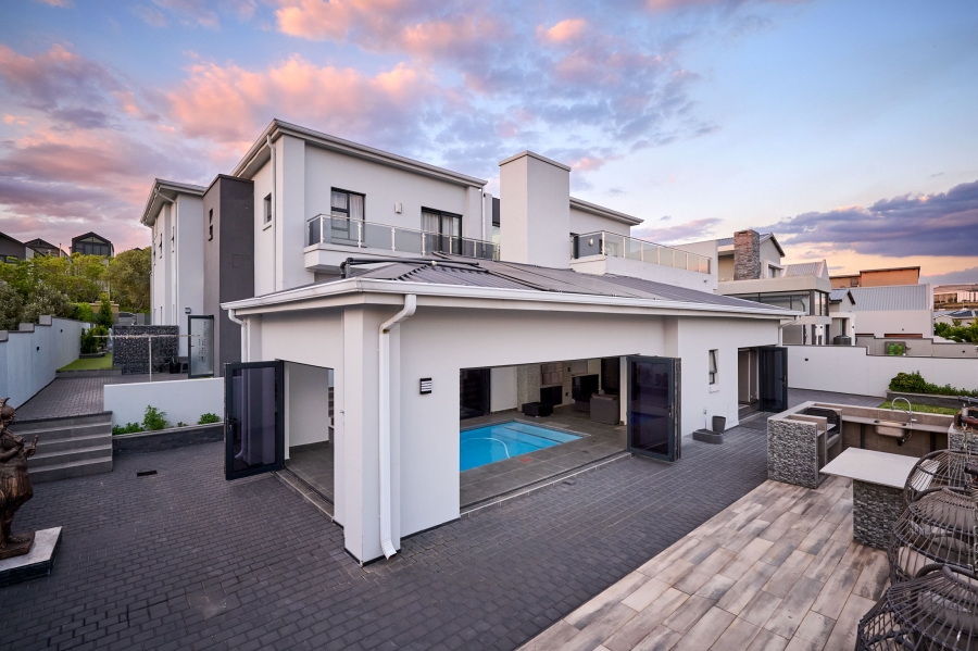 5 Bedroom Property for Sale in Waterfall Country Estate Gauteng