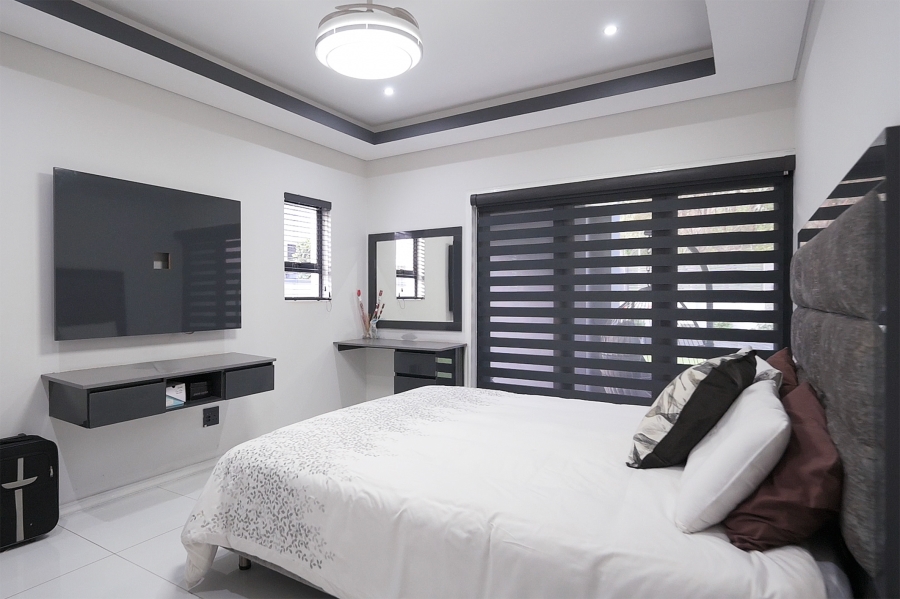 5 Bedroom Property for Sale in Waterfall Country Estate Gauteng