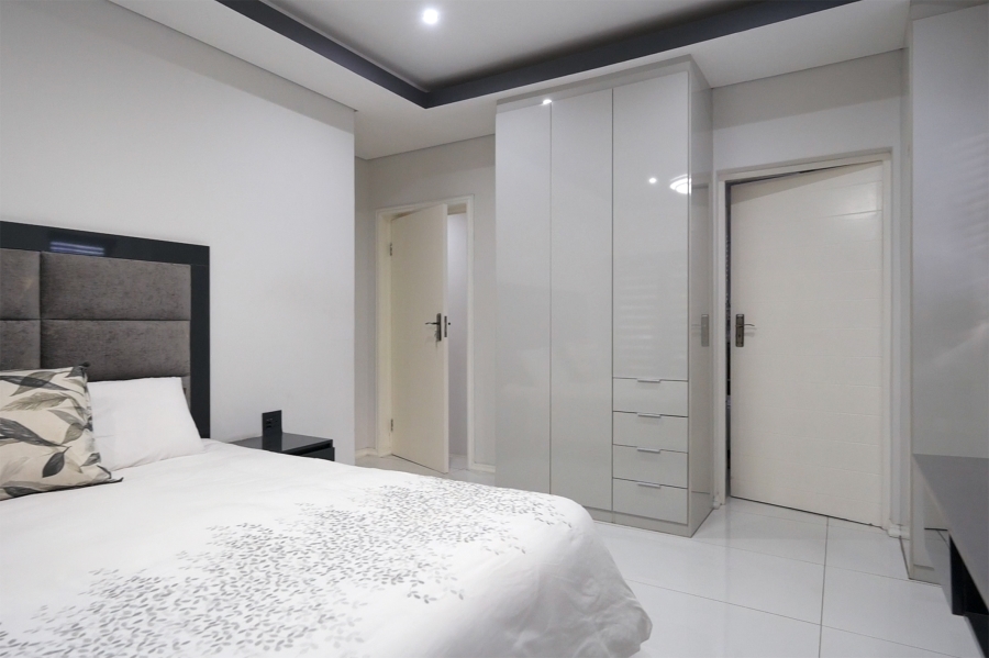 5 Bedroom Property for Sale in Waterfall Country Estate Gauteng