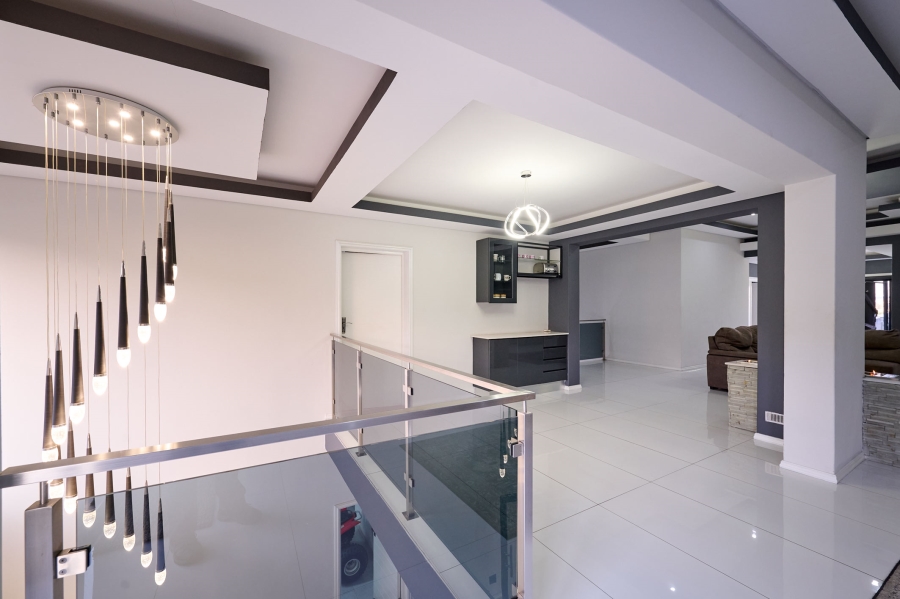 5 Bedroom Property for Sale in Waterfall Country Estate Gauteng