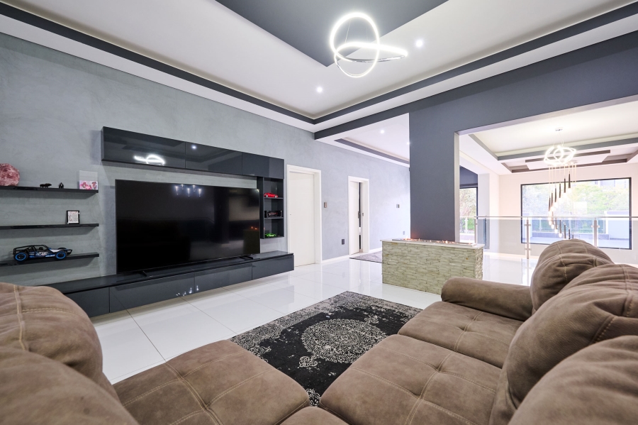 5 Bedroom Property for Sale in Waterfall Country Estate Gauteng