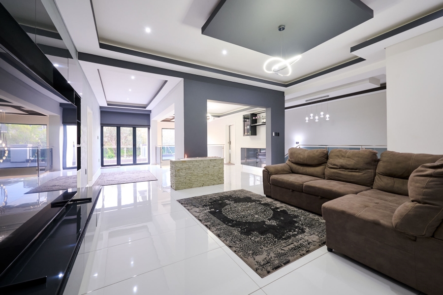 5 Bedroom Property for Sale in Waterfall Country Estate Gauteng