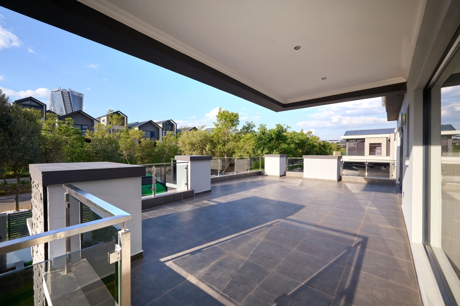 5 Bedroom Property for Sale in Waterfall Country Estate Gauteng