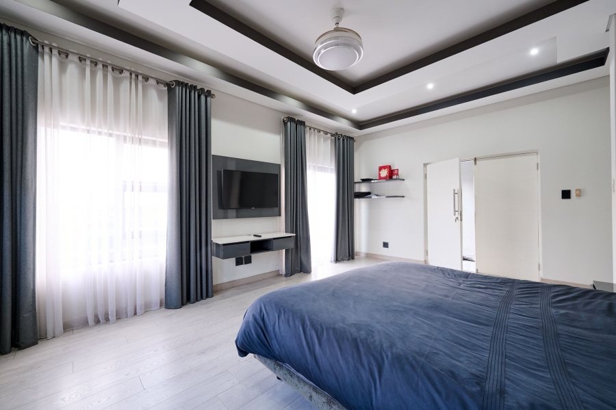 5 Bedroom Property for Sale in Waterfall Country Estate Gauteng