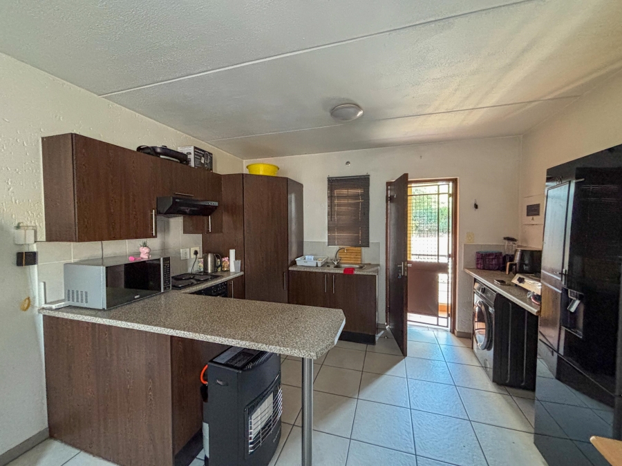 To Let 1 Bedroom Property for Rent in Ferndale Gauteng