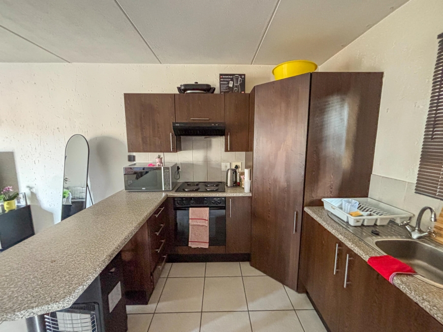 To Let 1 Bedroom Property for Rent in Ferndale Gauteng