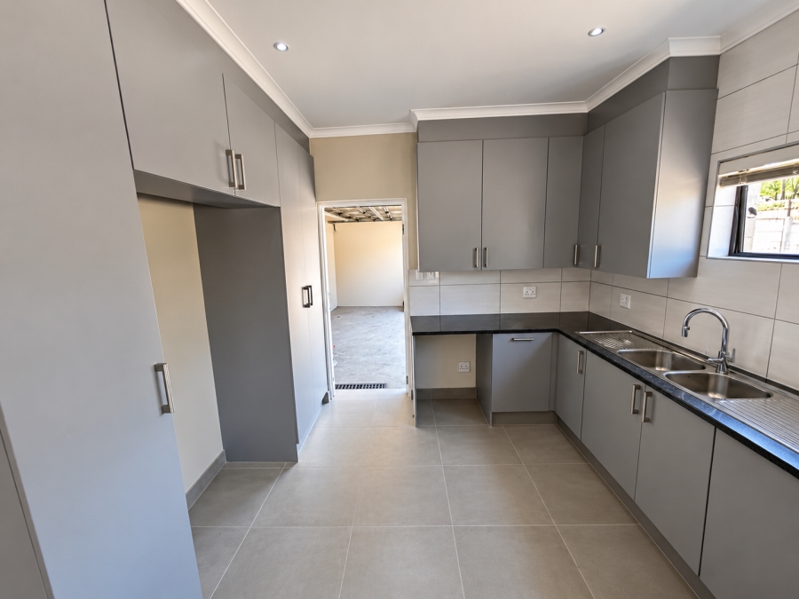 To Let 2 Bedroom Property for Rent in Bedfordview Gauteng