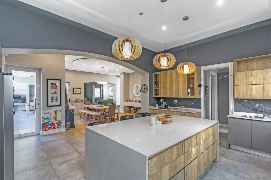 5 Bedroom Property for Sale in Waterfall Country Estate Gauteng