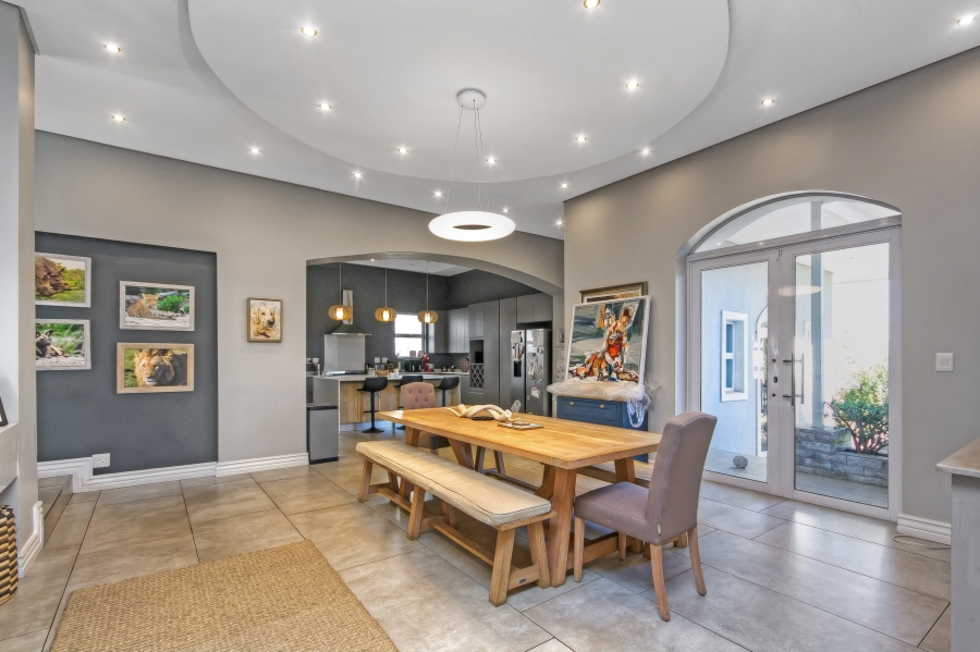 5 Bedroom Property for Sale in Waterfall Country Estate Gauteng