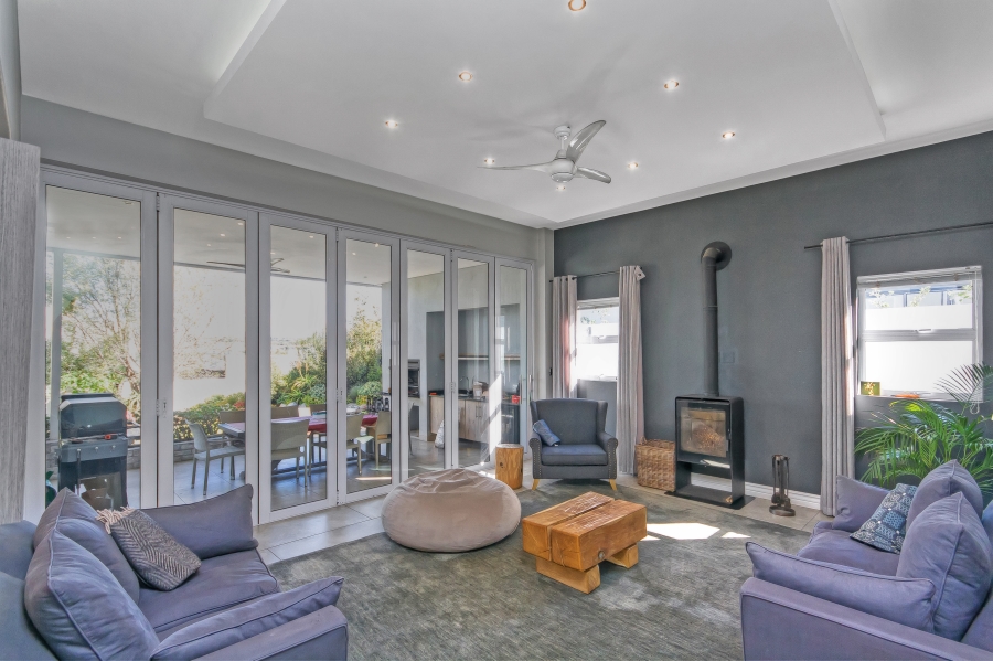 5 Bedroom Property for Sale in Waterfall Country Estate Gauteng