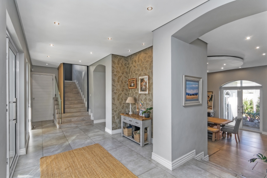 5 Bedroom Property for Sale in Waterfall Country Estate Gauteng