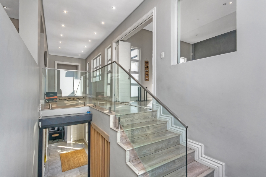 5 Bedroom Property for Sale in Waterfall Country Estate Gauteng