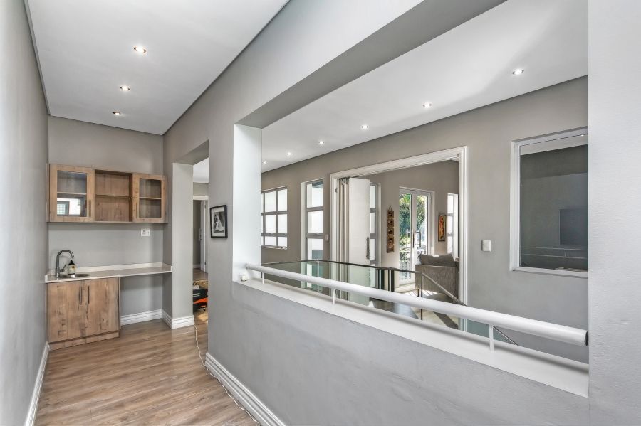5 Bedroom Property for Sale in Waterfall Country Estate Gauteng