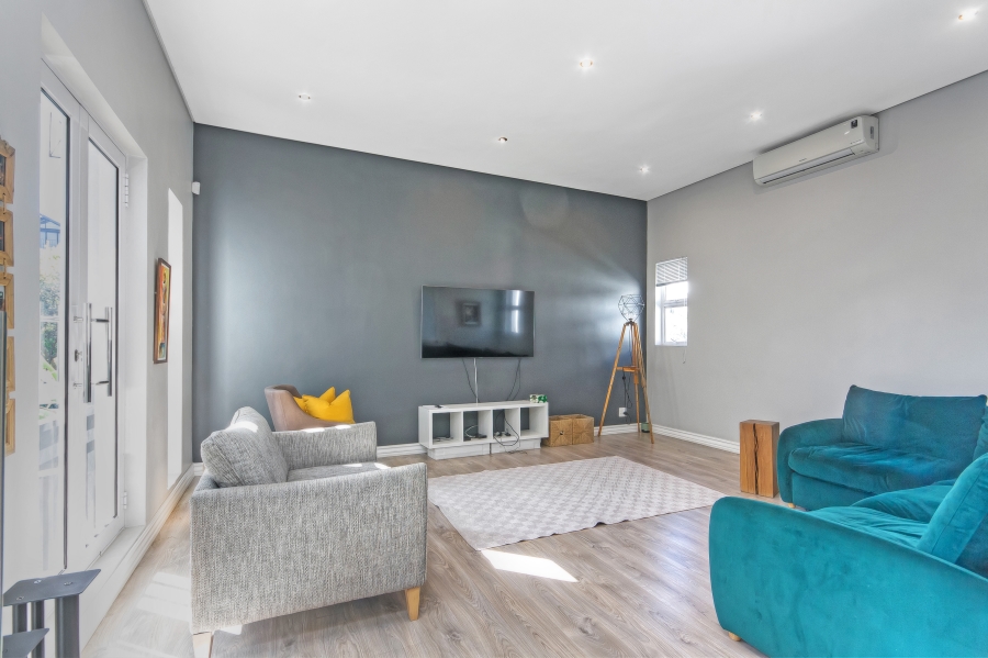 5 Bedroom Property for Sale in Waterfall Country Estate Gauteng