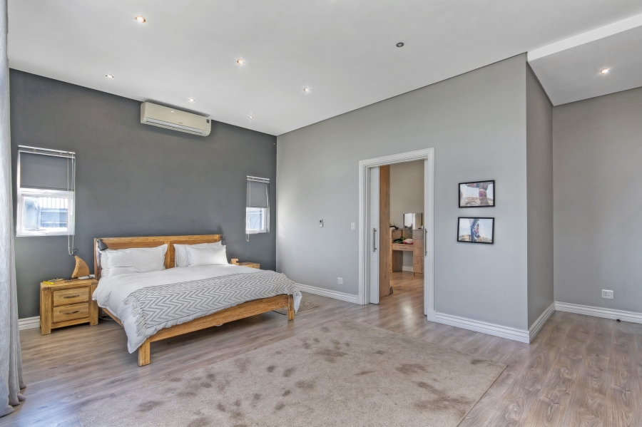 5 Bedroom Property for Sale in Waterfall Country Estate Gauteng