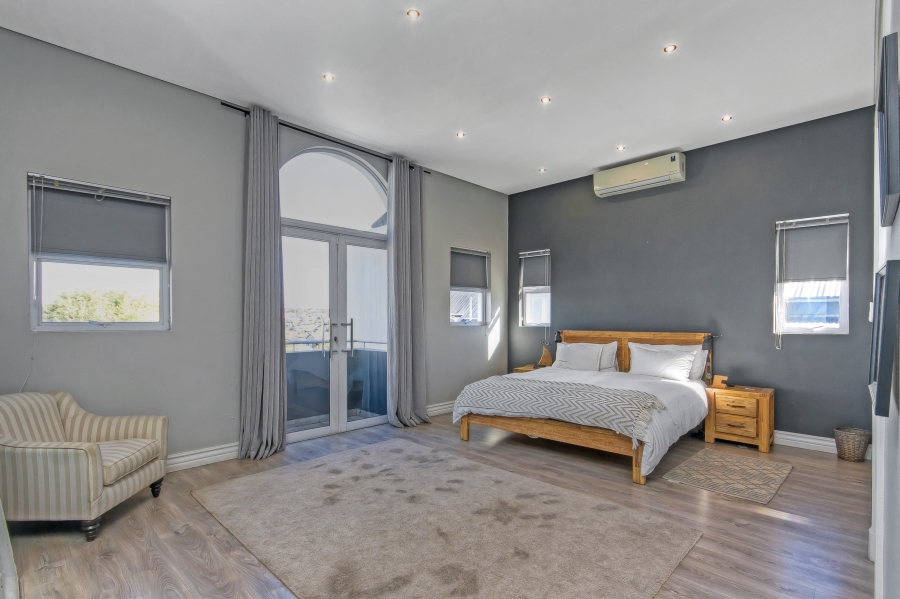 5 Bedroom Property for Sale in Waterfall Country Estate Gauteng