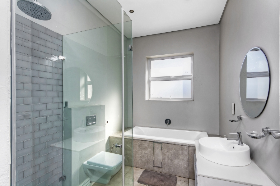 5 Bedroom Property for Sale in Waterfall Country Estate Gauteng