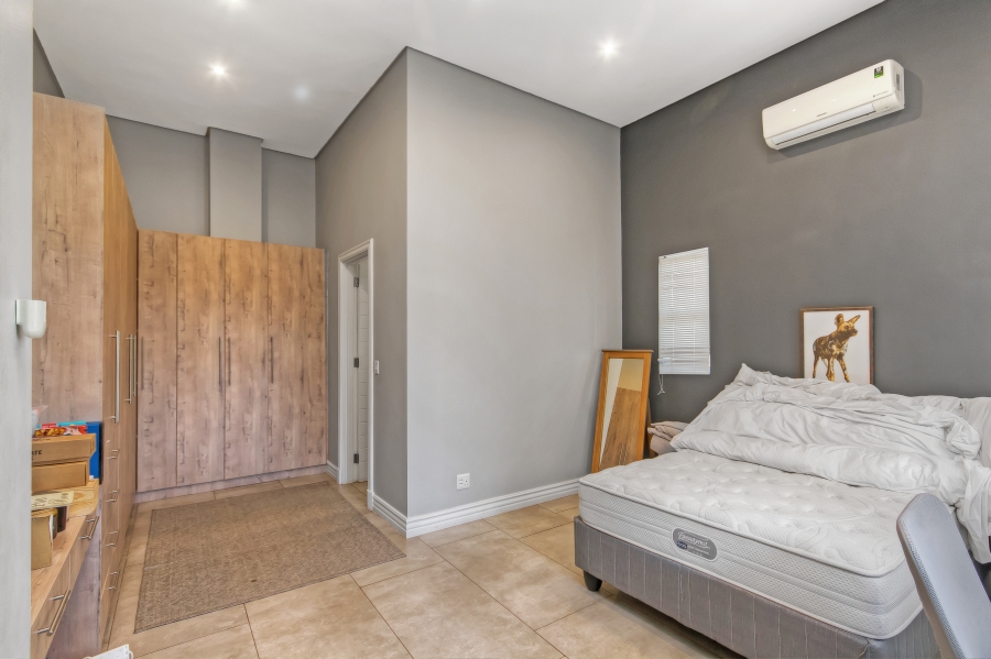 5 Bedroom Property for Sale in Waterfall Country Estate Gauteng