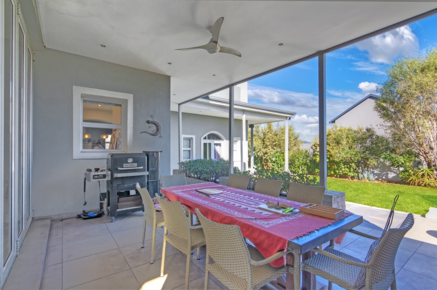 5 Bedroom Property for Sale in Waterfall Country Estate Gauteng