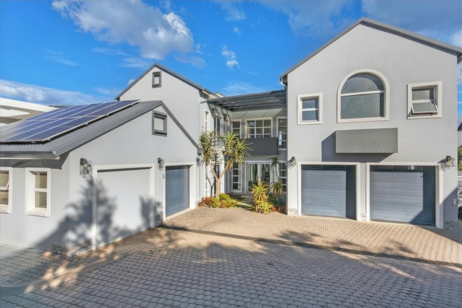 5 Bedroom Property for Sale in Waterfall Country Estate Gauteng