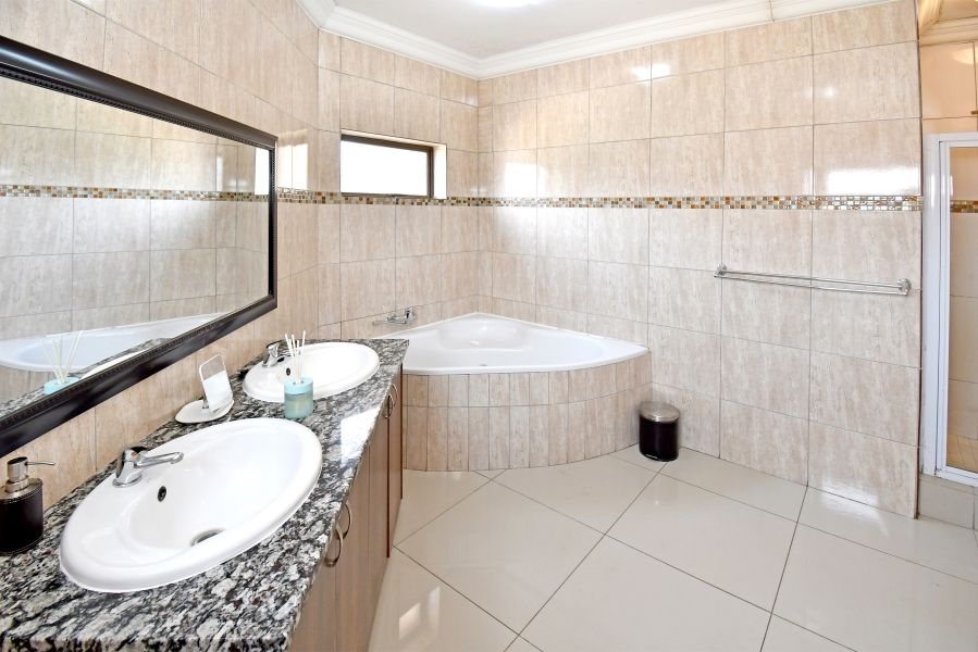 4 Bedroom Property for Sale in Sagewood Gauteng