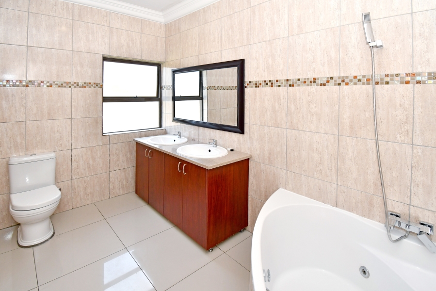 4 Bedroom Property for Sale in Sagewood Gauteng