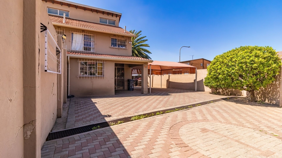 3 Bedroom Property for Sale in Roseacre Gauteng